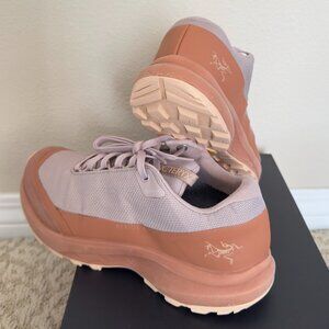 Arc'teryx -Aerios FL 2 GTX Hiking & Running Shoes, like new, GORE-TEX,Vibram®